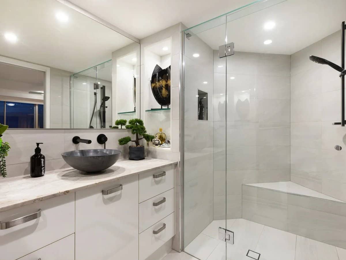 62-68 Marine Parade, COOLANGATTA - Thumbnail 5