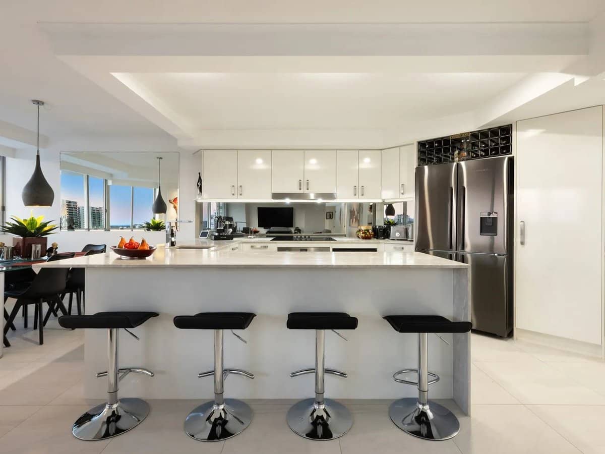 62-68 Marine Parade, COOLANGATTA - Thumbnail 11