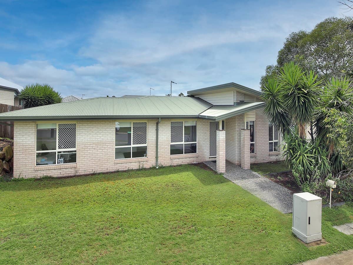 1 Myrtle Street, DEEBING HEIGHTS - Thumbnail 2