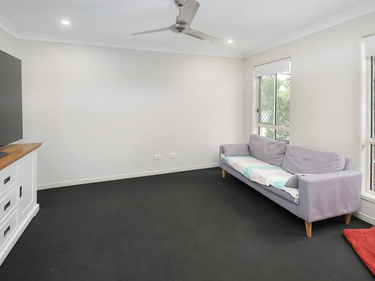 1 Myrtle Street, DEEBING HEIGHTS - Thumbnail 4