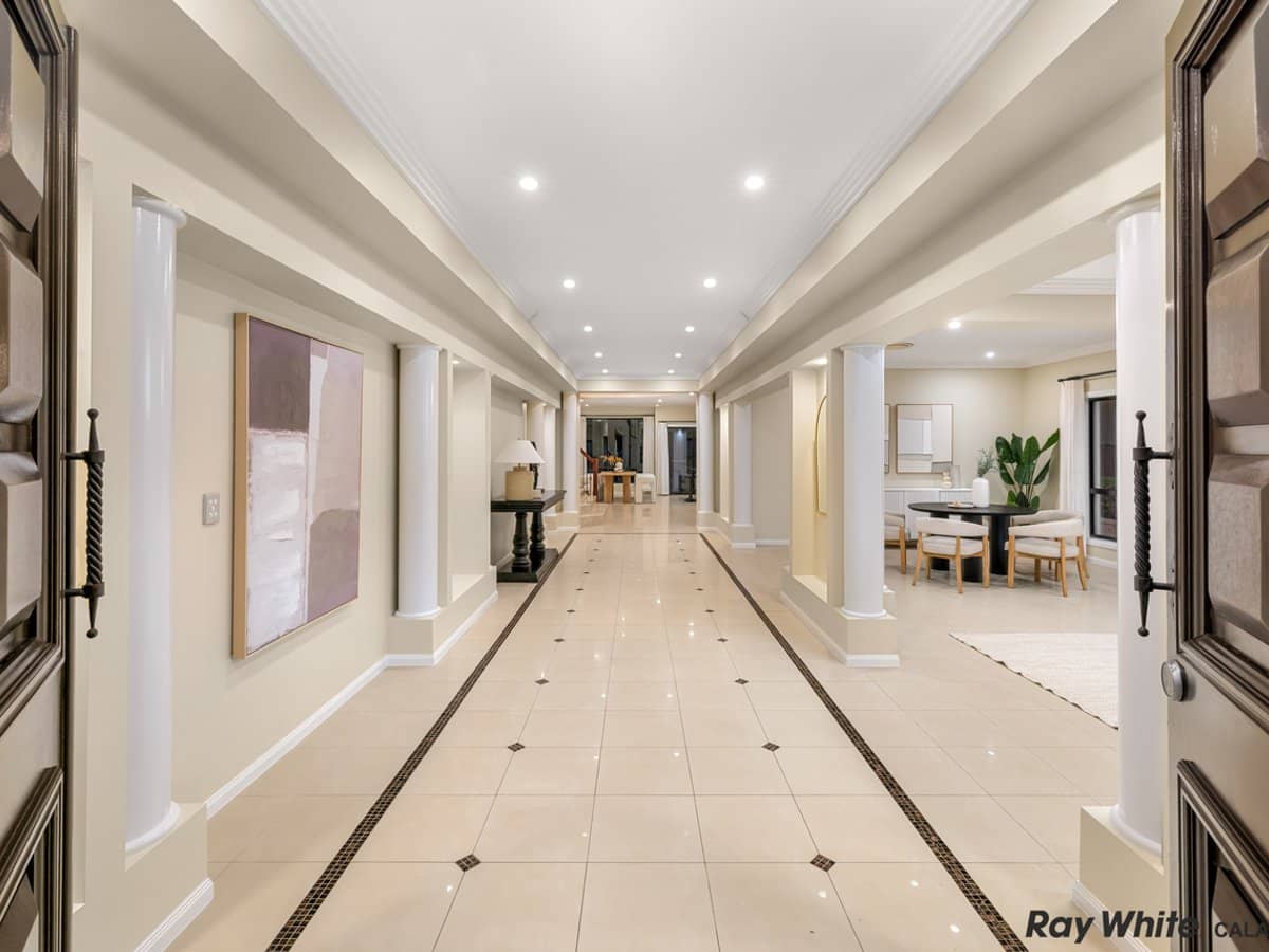 26 Willowleaf Close, STRETTON - Thumbnail 2