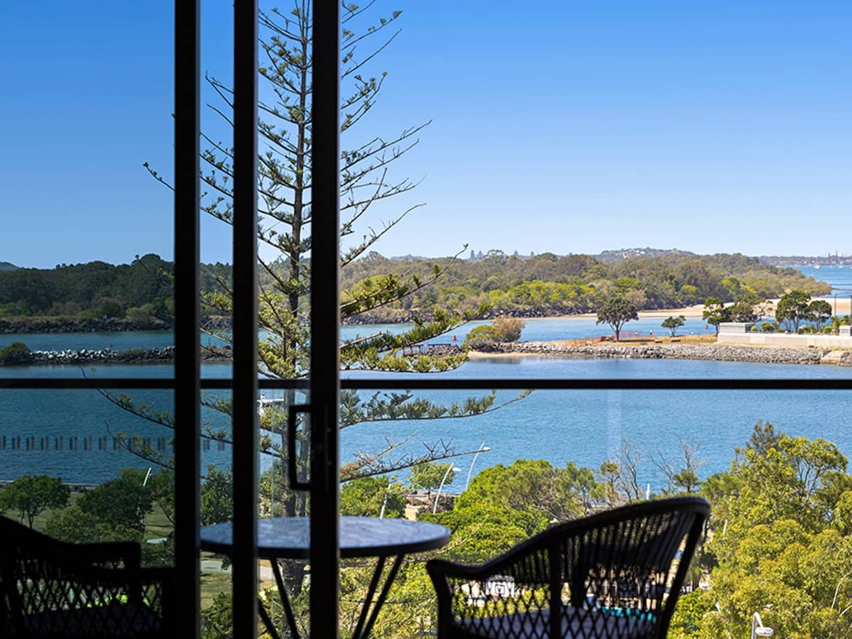 144-146 Marine Parade, COOLANGATTA - Thumbnail 1