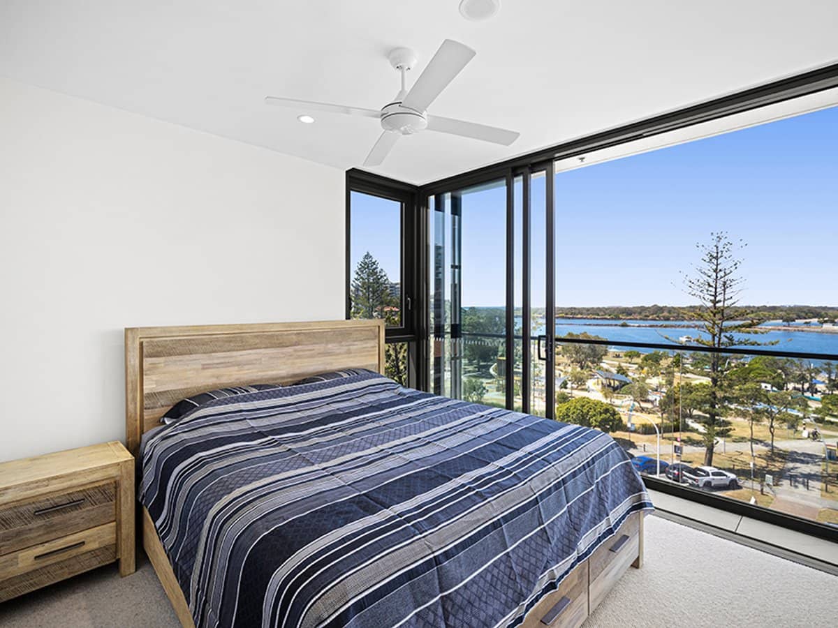 144-146 Marine Parade, COOLANGATTA - Thumbnail 4