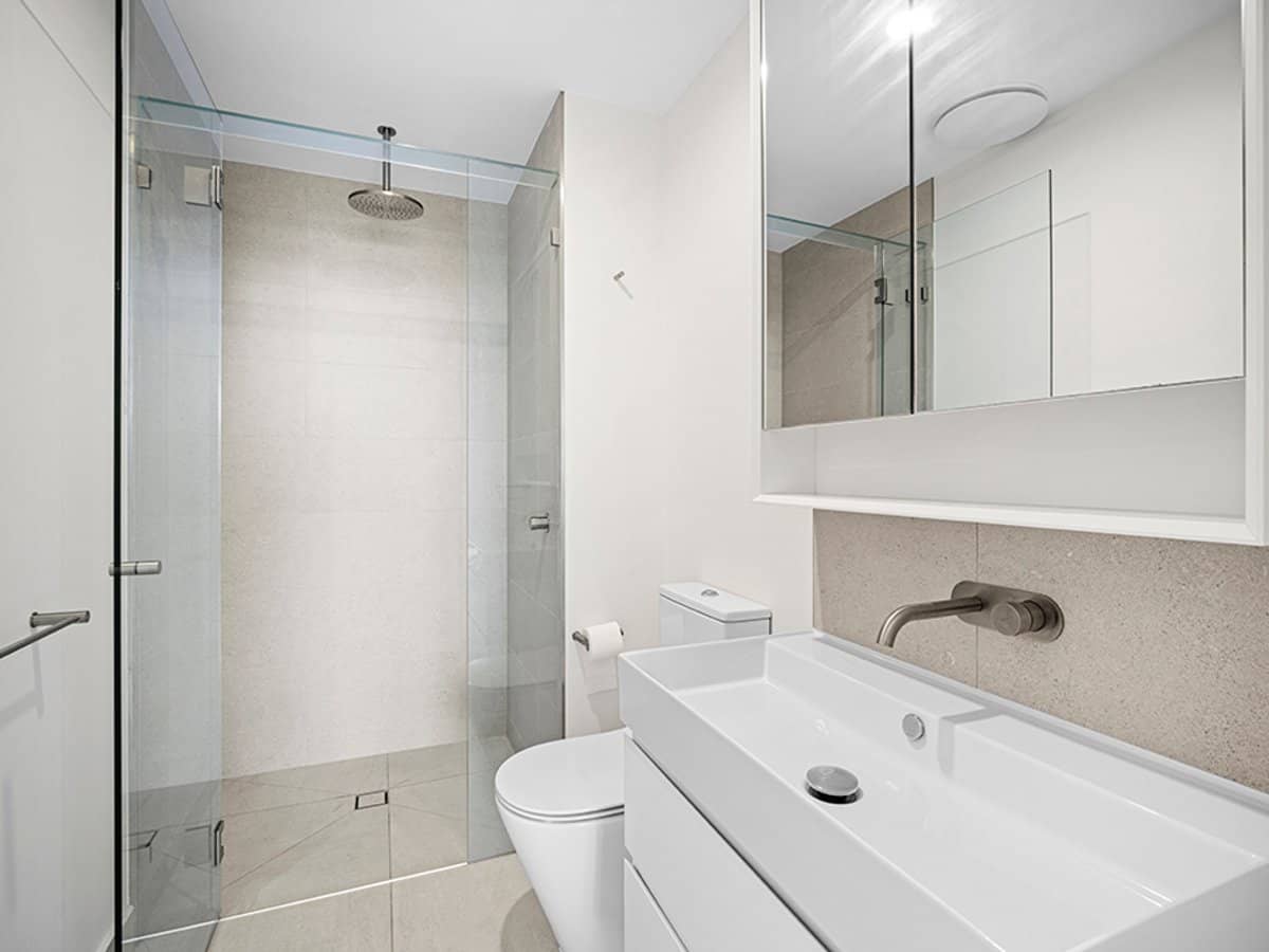 144-146 Marine Parade, COOLANGATTA - Thumbnail 8