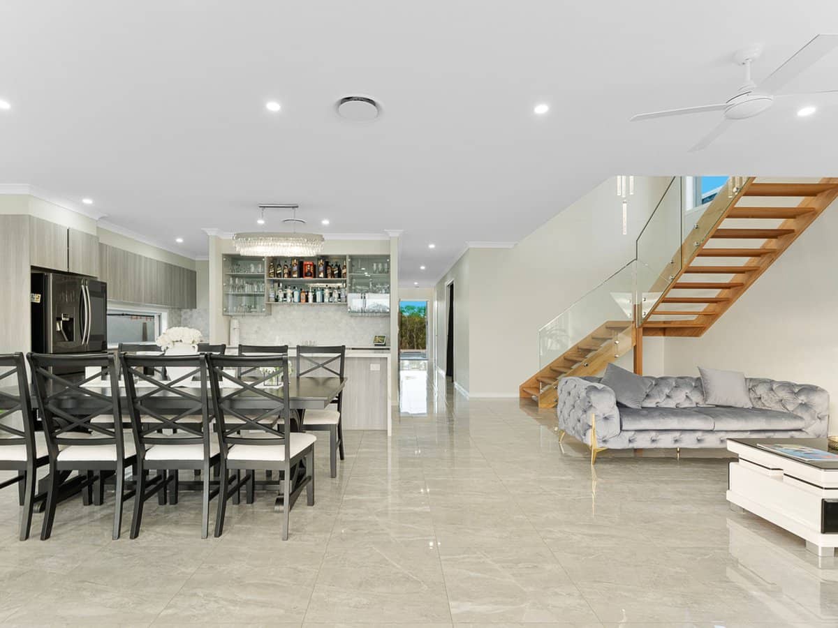 317 Harbour Boulevard, Jacobs Well - Thumbnail 4