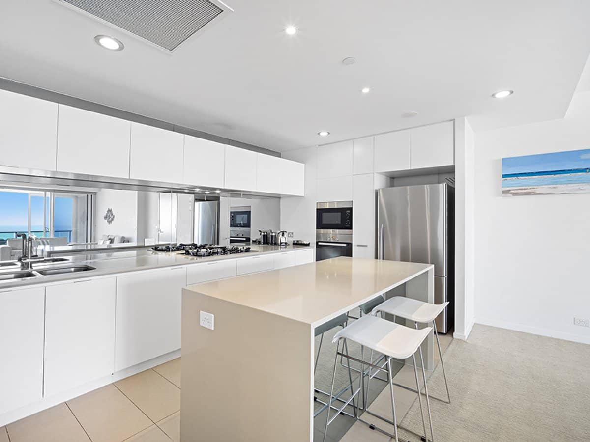 1 Douglas Street, COOLANGATTA - Thumbnail 6