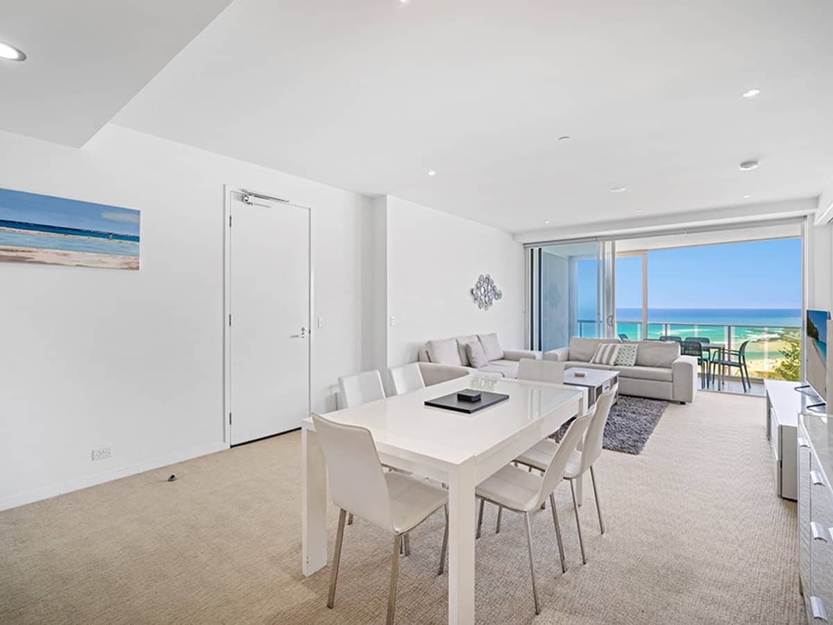 1 Douglas Street, COOLANGATTA - Thumbnail 9