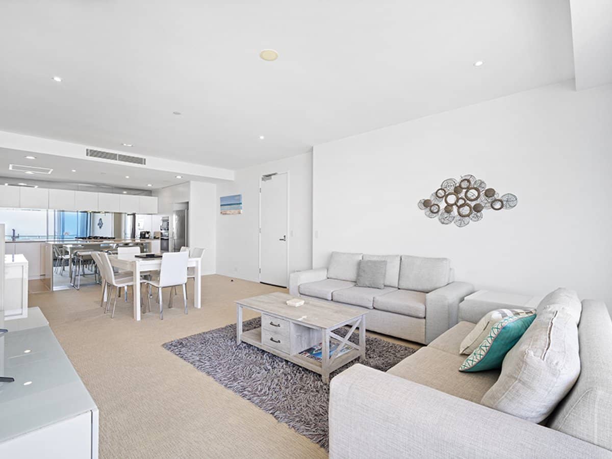 1 Douglas Street, COOLANGATTA - Thumbnail 11