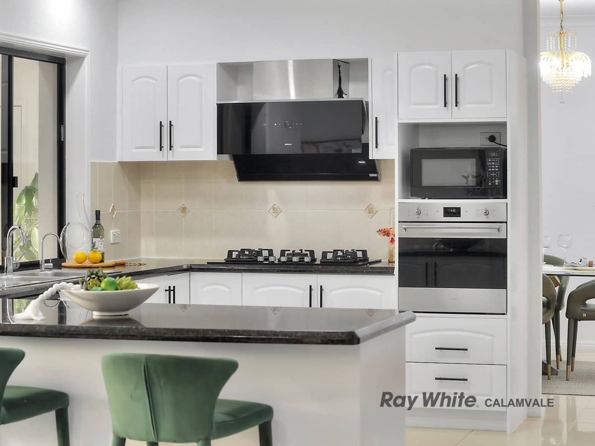 76 White Cedar Circuit, STRETTON - Thumbnail 8