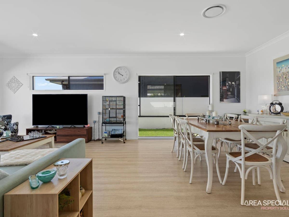 40 Hamilton Drive, Jacobs Well - Thumbnail 4