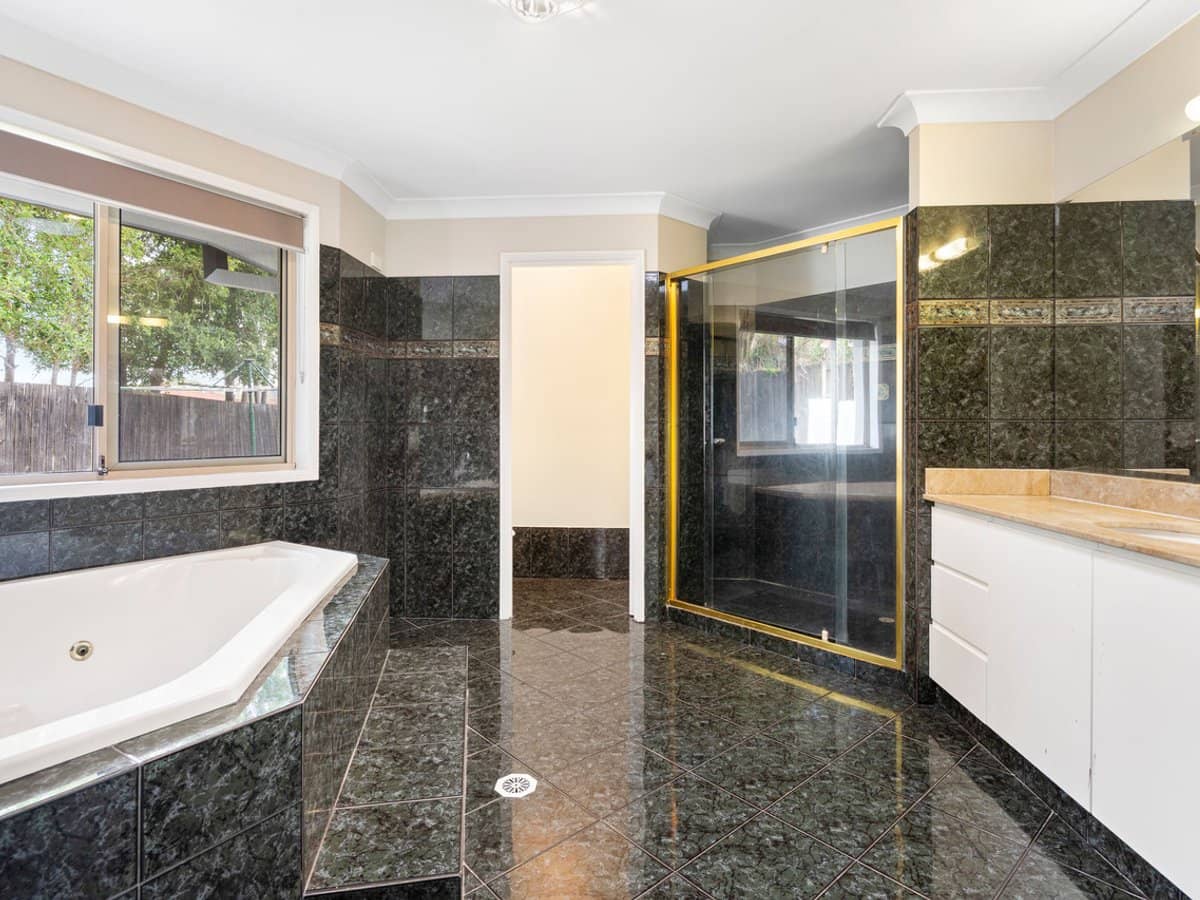 9 Greenwood Court, Parkwood - Thumbnail 7