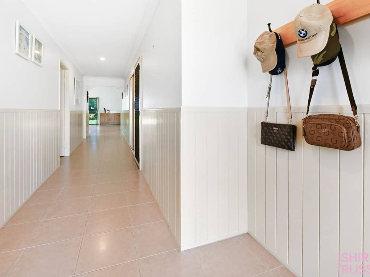 45 Whitehaven Drive, Blacks Beach - Thumbnail 2