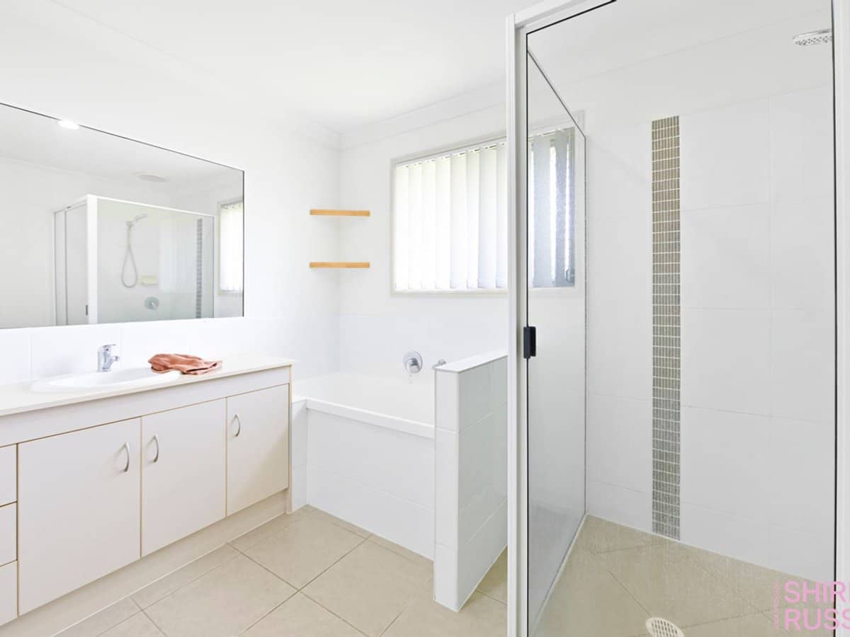 45 Whitehaven Drive, Blacks Beach - Thumbnail 4