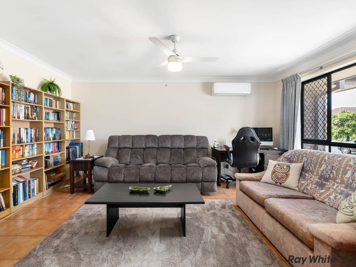 35 Buckley Drive, DREWVALE - Thumbnail 2