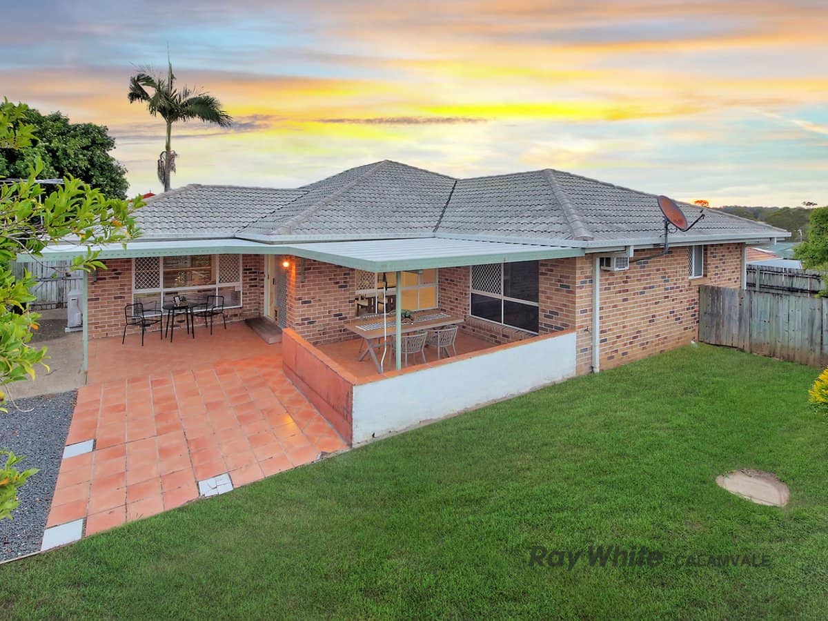 4 Vista Court, REGENTS PARK - Thumbnail 1