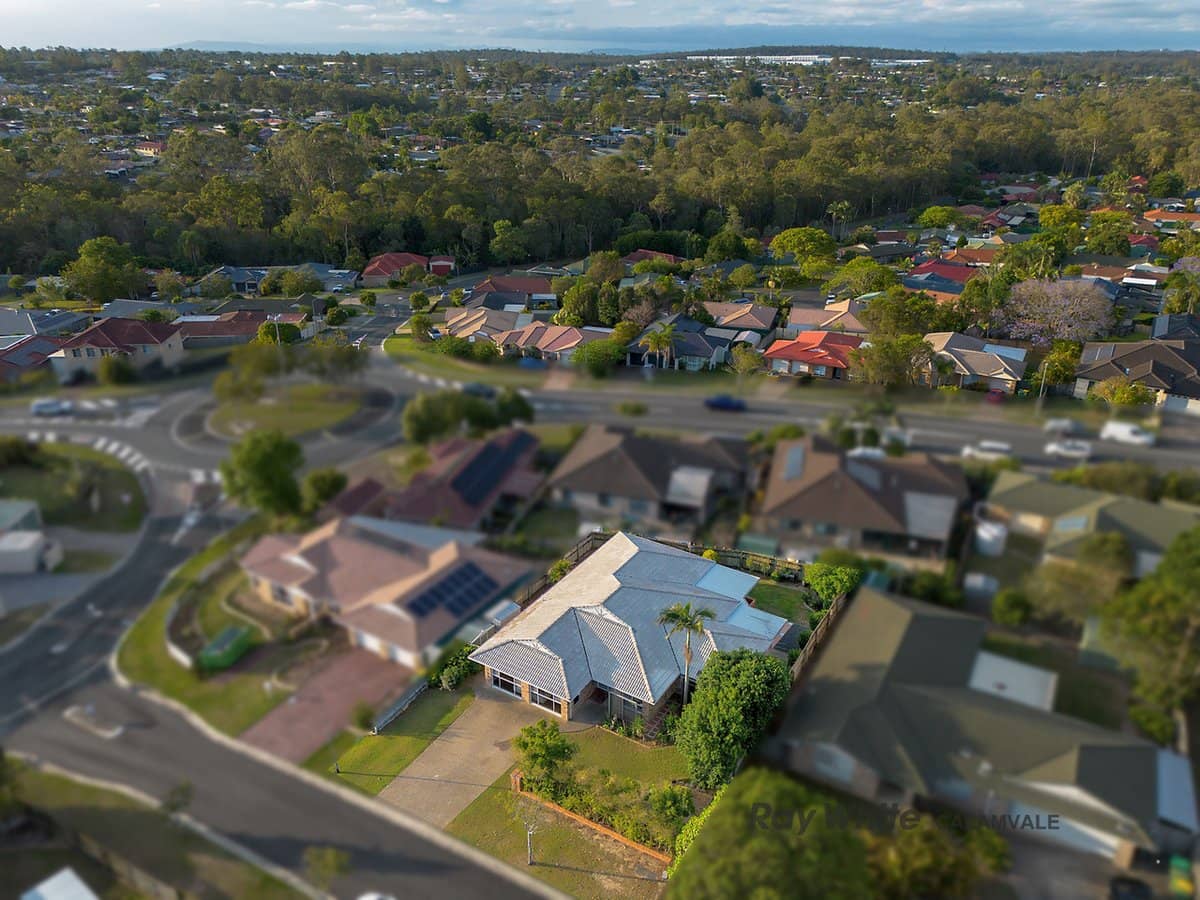 4 Vista Court, REGENTS PARK - Thumbnail 25