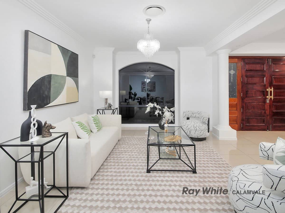 156 The Parkway, STRETTON - Thumbnail 3