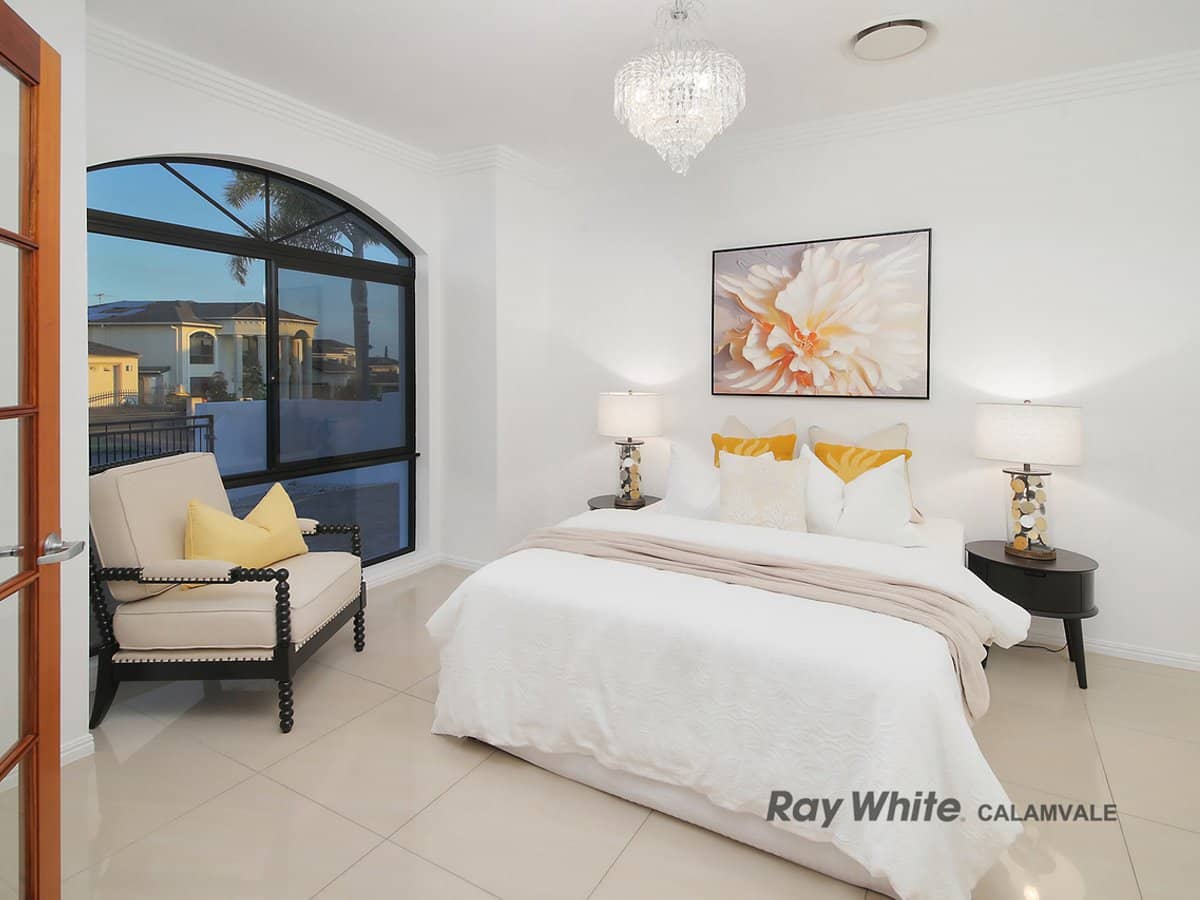 156 The Parkway, STRETTON - Thumbnail 5