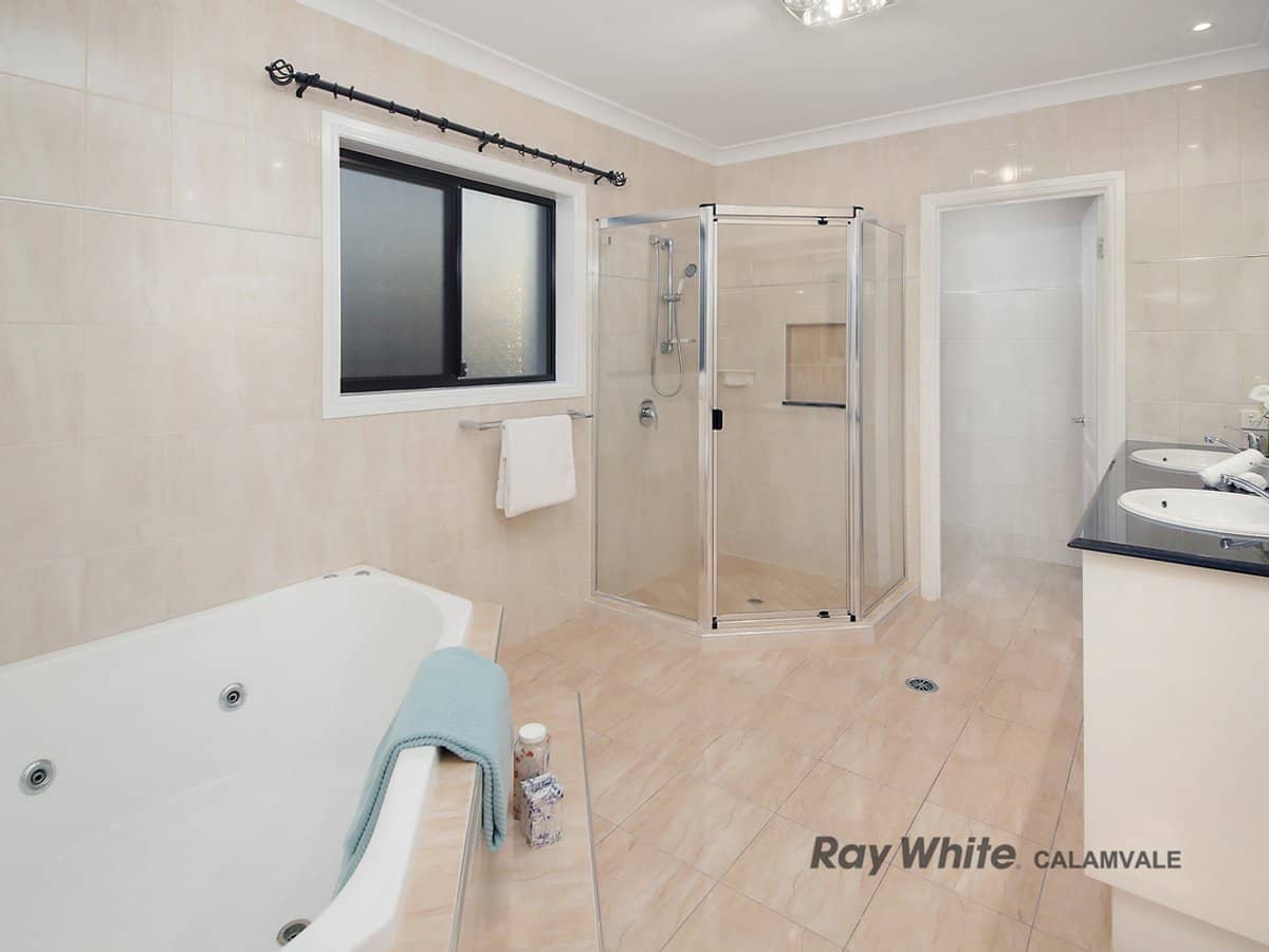 156 The Parkway, STRETTON - Thumbnail 19