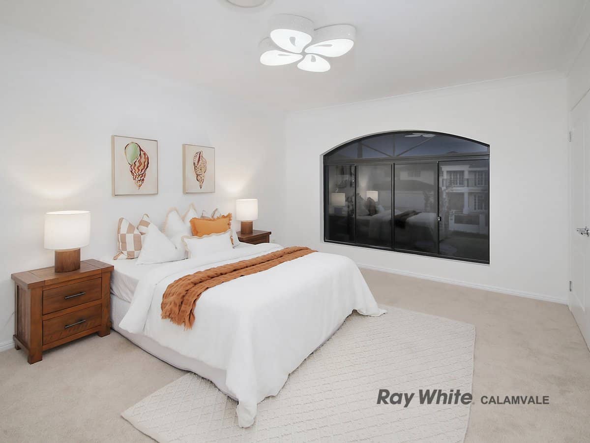 156 The Parkway, STRETTON - Thumbnail 20