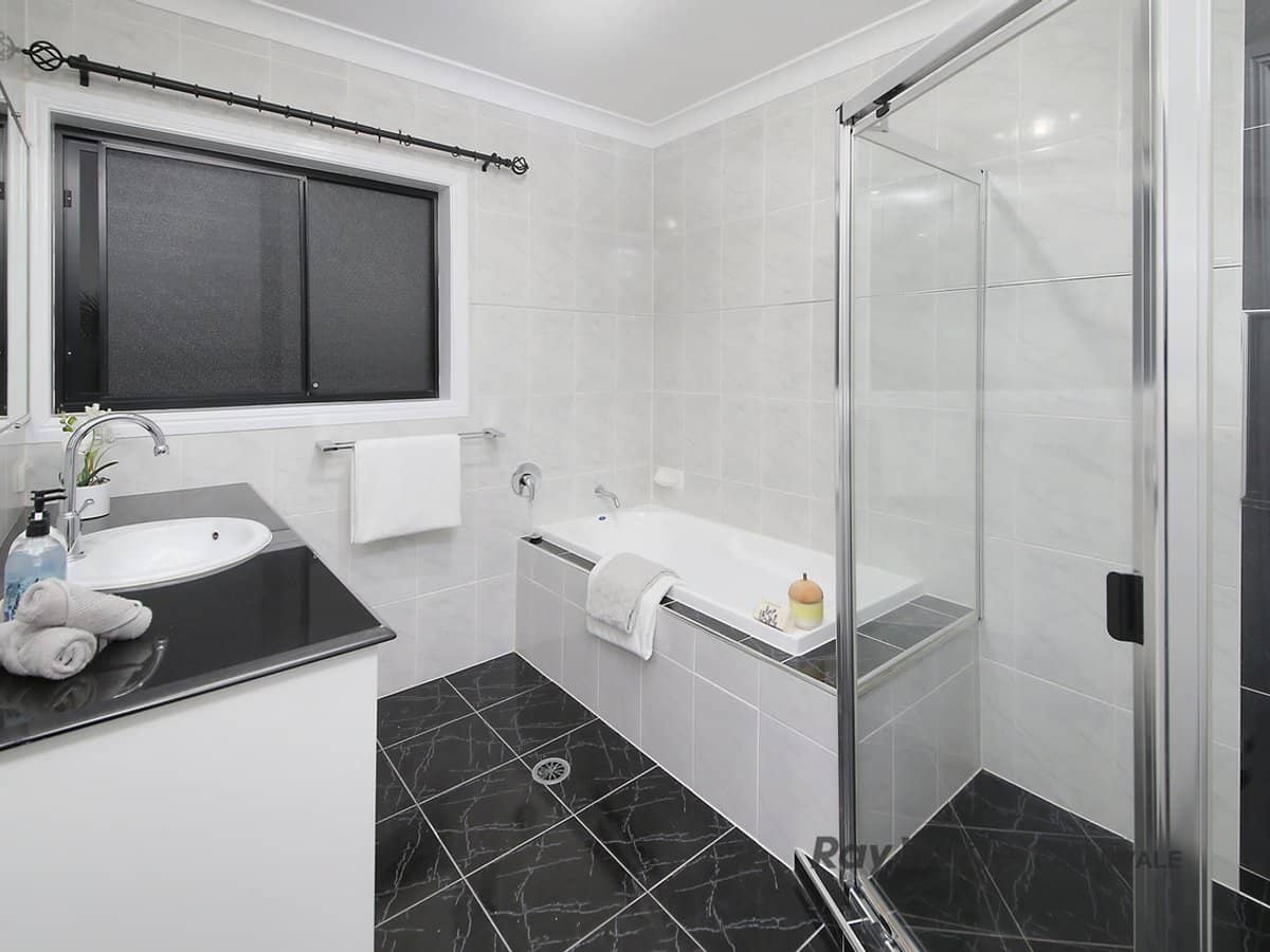 156 The Parkway, STRETTON - Thumbnail 22