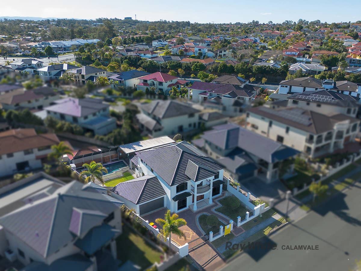 156 The Parkway, STRETTON - Thumbnail 30