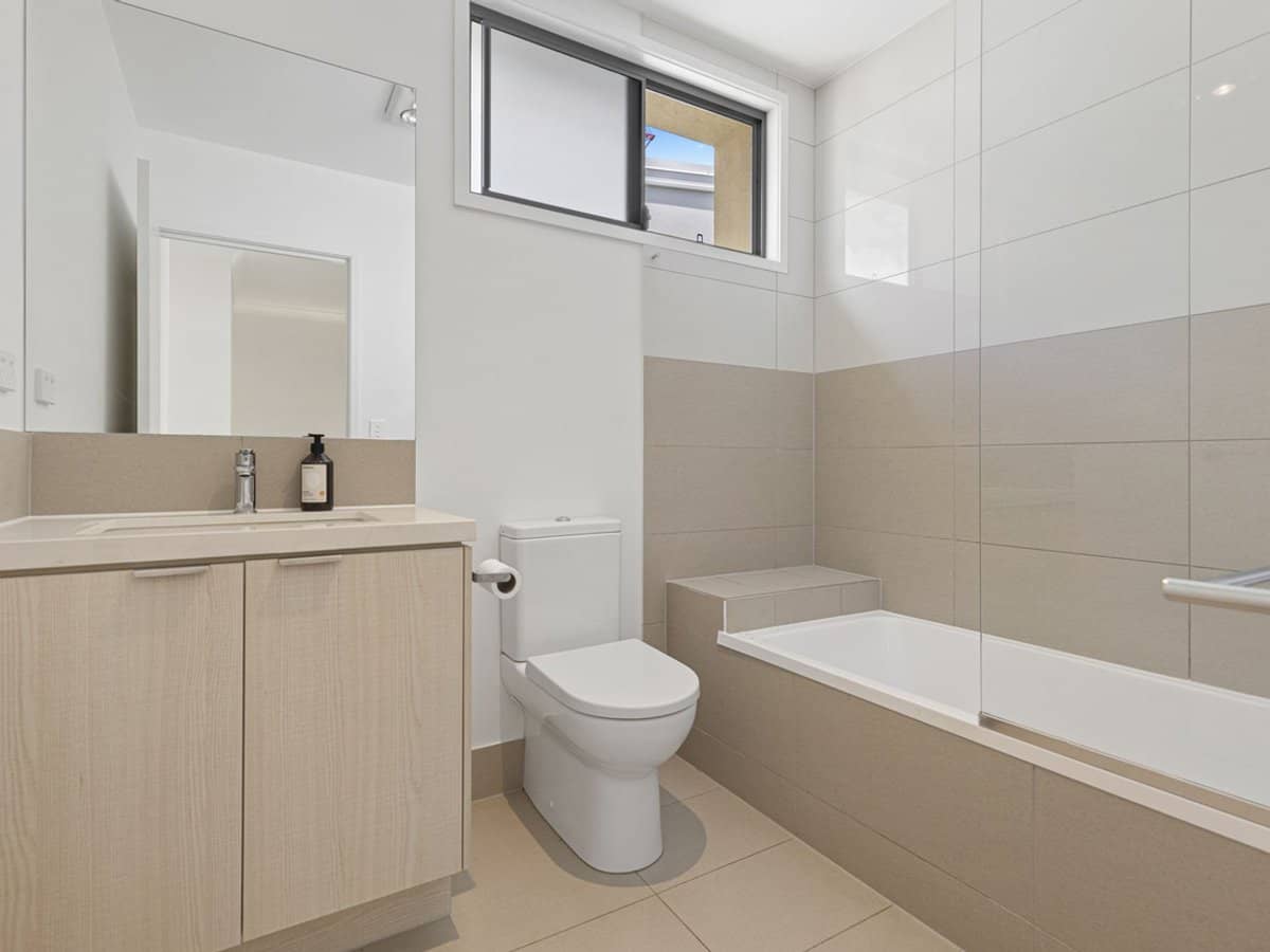 70/1 Grande Avenue, CARRARA - Thumbnail 18