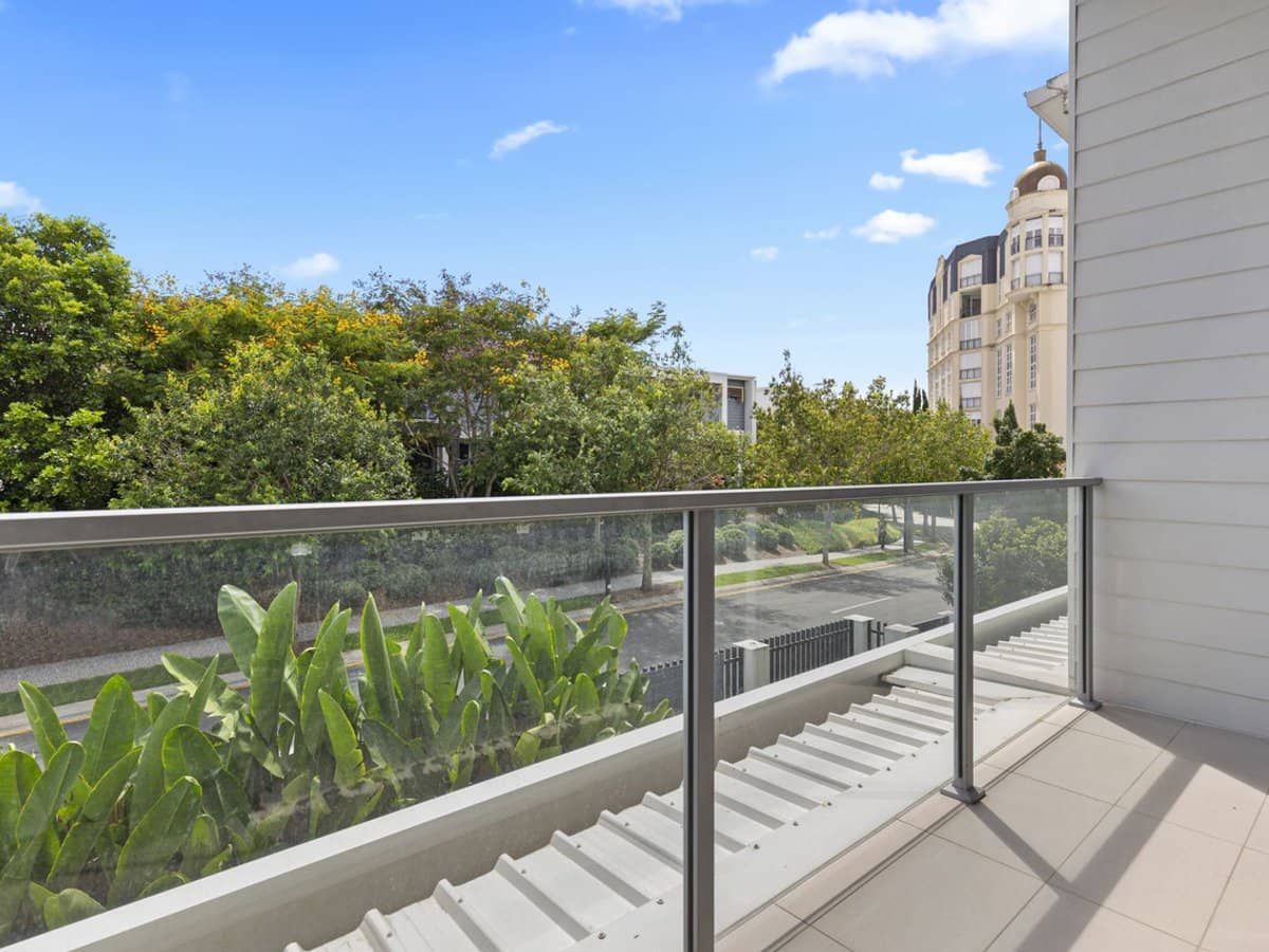 70/1 Grande Avenue, CARRARA - Thumbnail 19