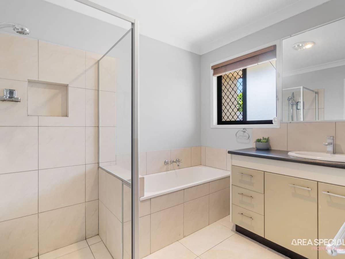 7 Greenfinch Court, Jacobs Well - Thumbnail 21