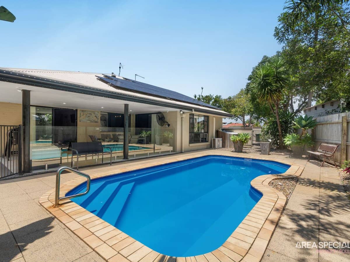 7 Greenfinch Court, Jacobs Well - Thumbnail 3