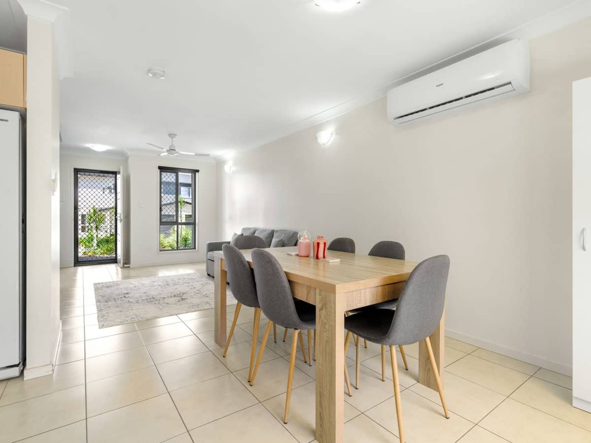 266 Henty Drive, Redbank Plains - Thumbnail 3