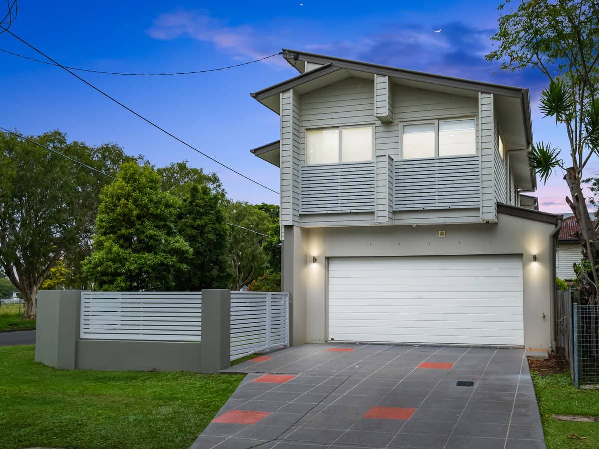 47 Hamilton Avenue, HENDRA - Thumbnail 2