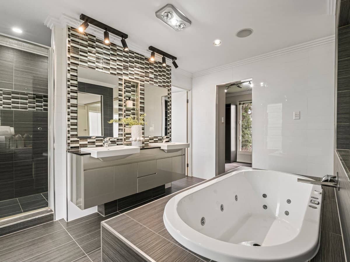 47 Hamilton Avenue, HENDRA - Thumbnail 15