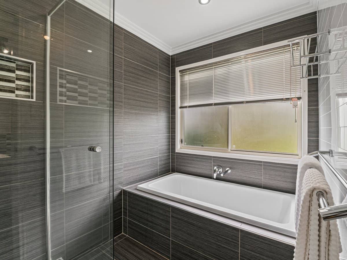 47 Hamilton Avenue, HENDRA - Thumbnail 18