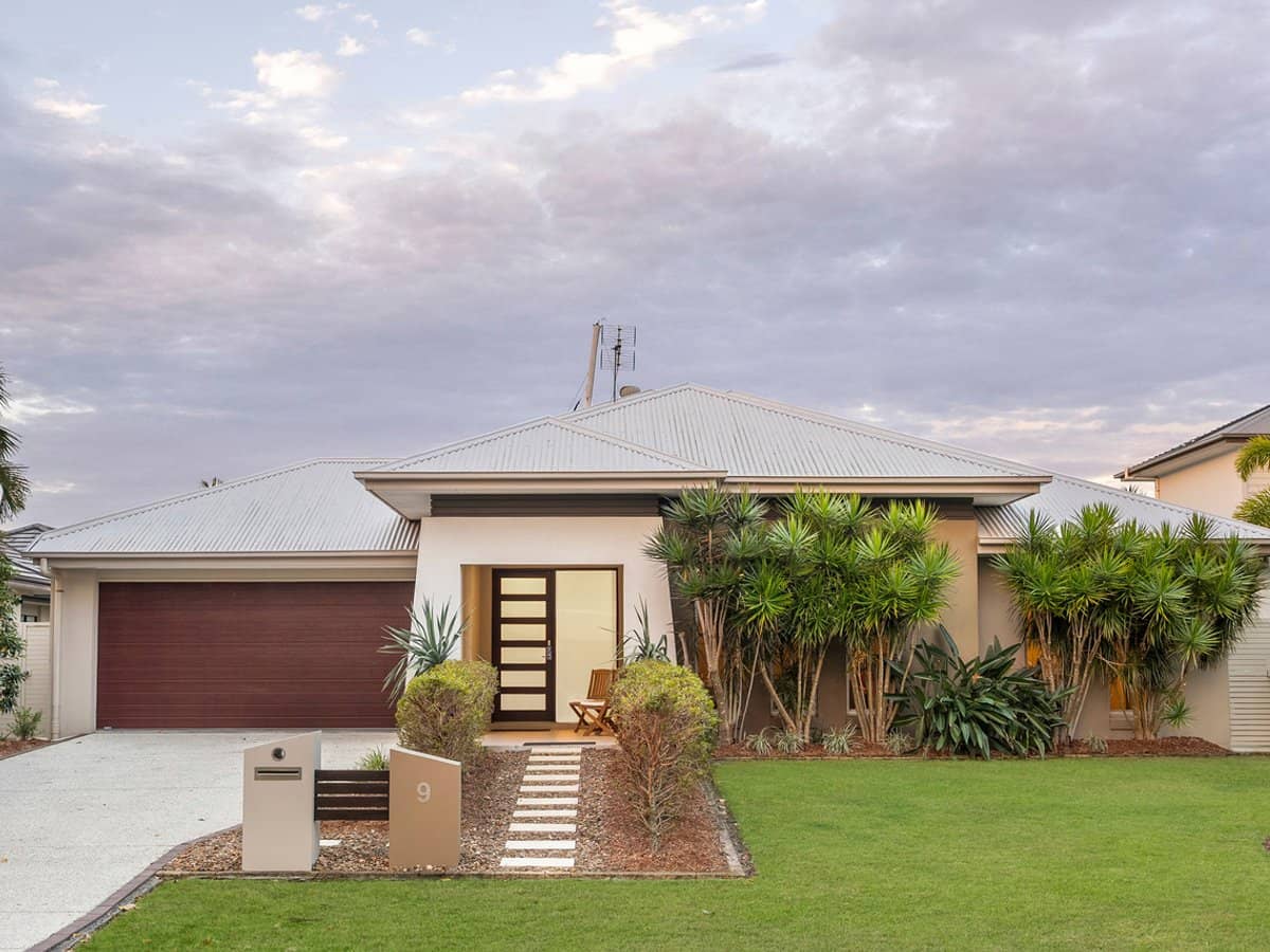 9 Sunset Place, Jacobs Well - Thumbnail 3