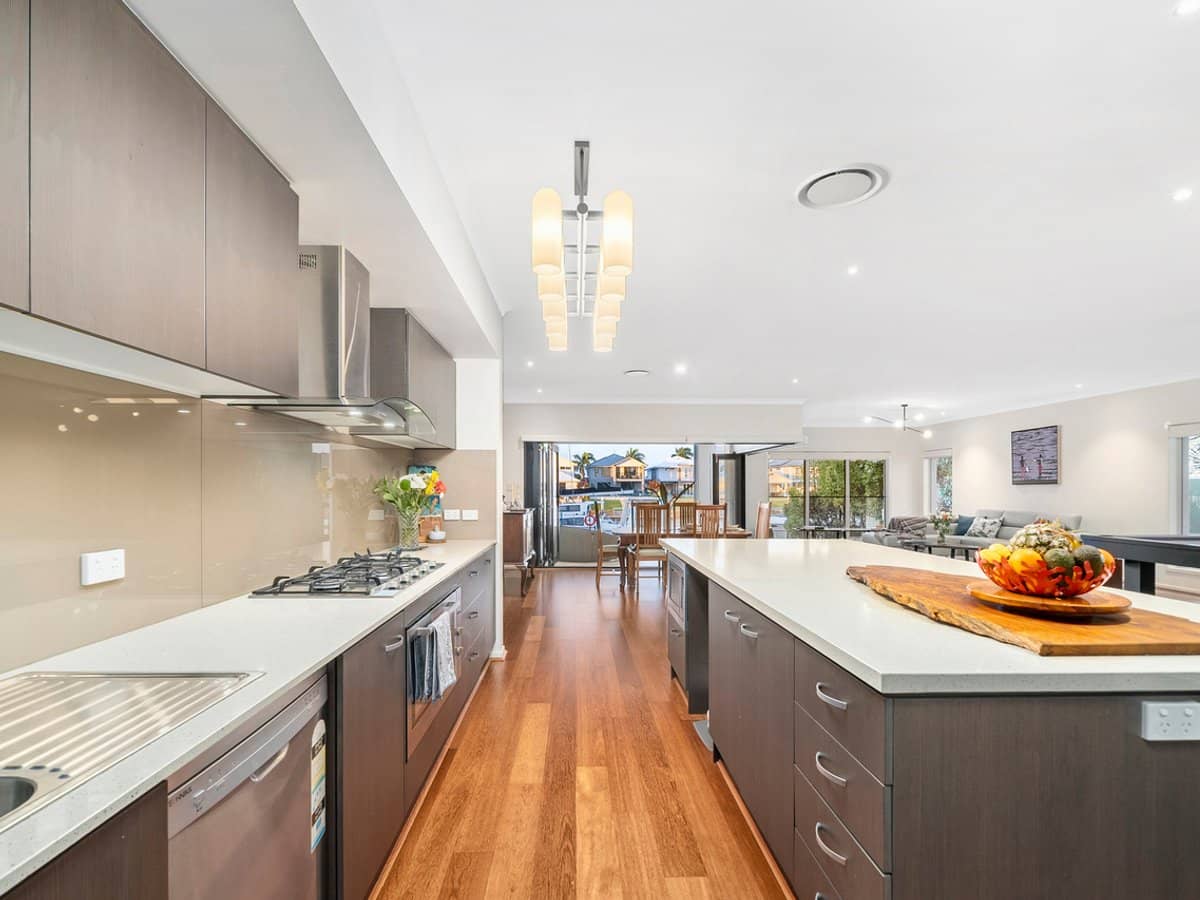 9 Sunset Place, Jacobs Well - Thumbnail 7