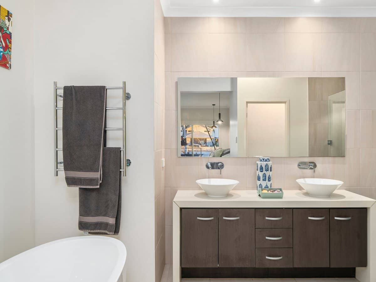 9 Sunset Place, Jacobs Well - Thumbnail 17