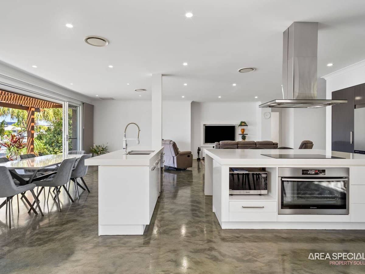 10 Sundown Place, Jacobs Well - Thumbnail 7