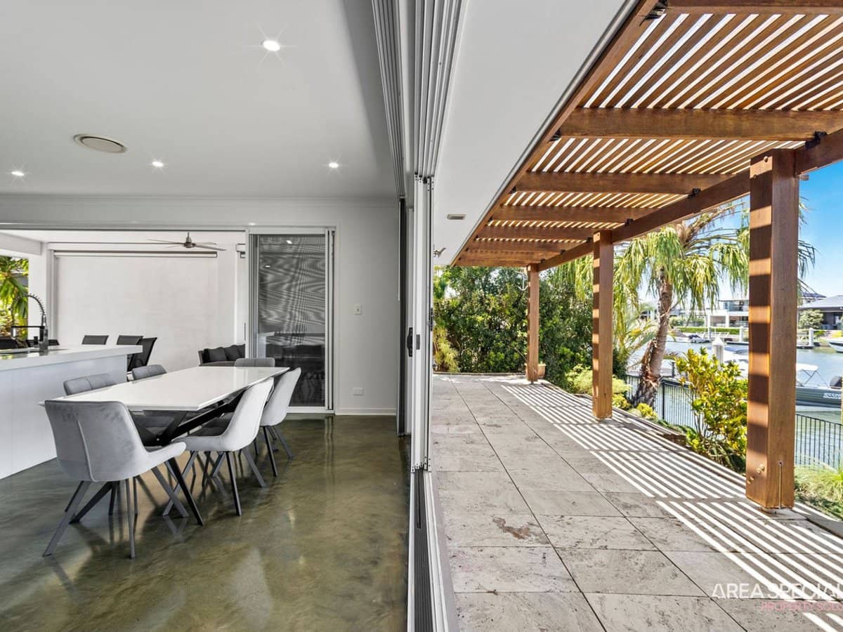 10 Sundown Place, Jacobs Well - Thumbnail 9