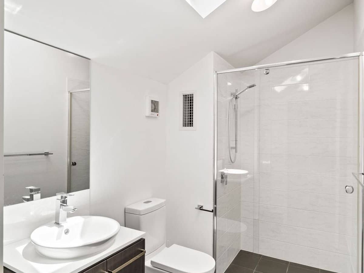 10 Sundown Place, Jacobs Well - Thumbnail 23