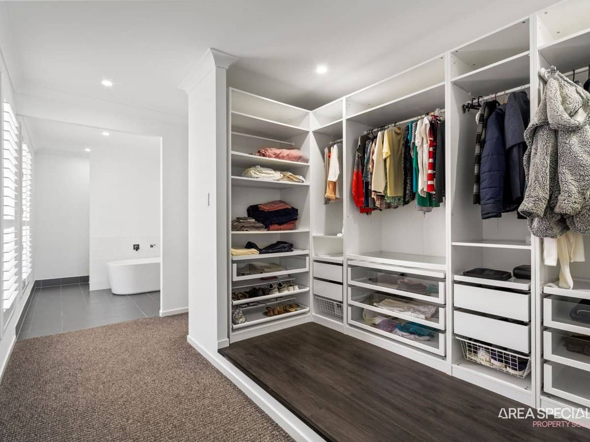 10 Sundown Place, Jacobs Well - Thumbnail 24