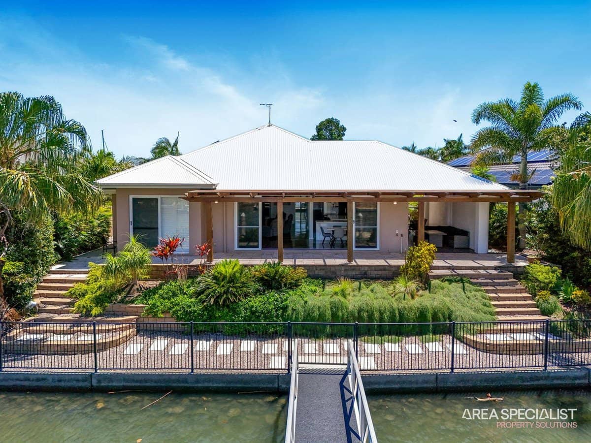 10 Sundown Place, Jacobs Well - Thumbnail 33