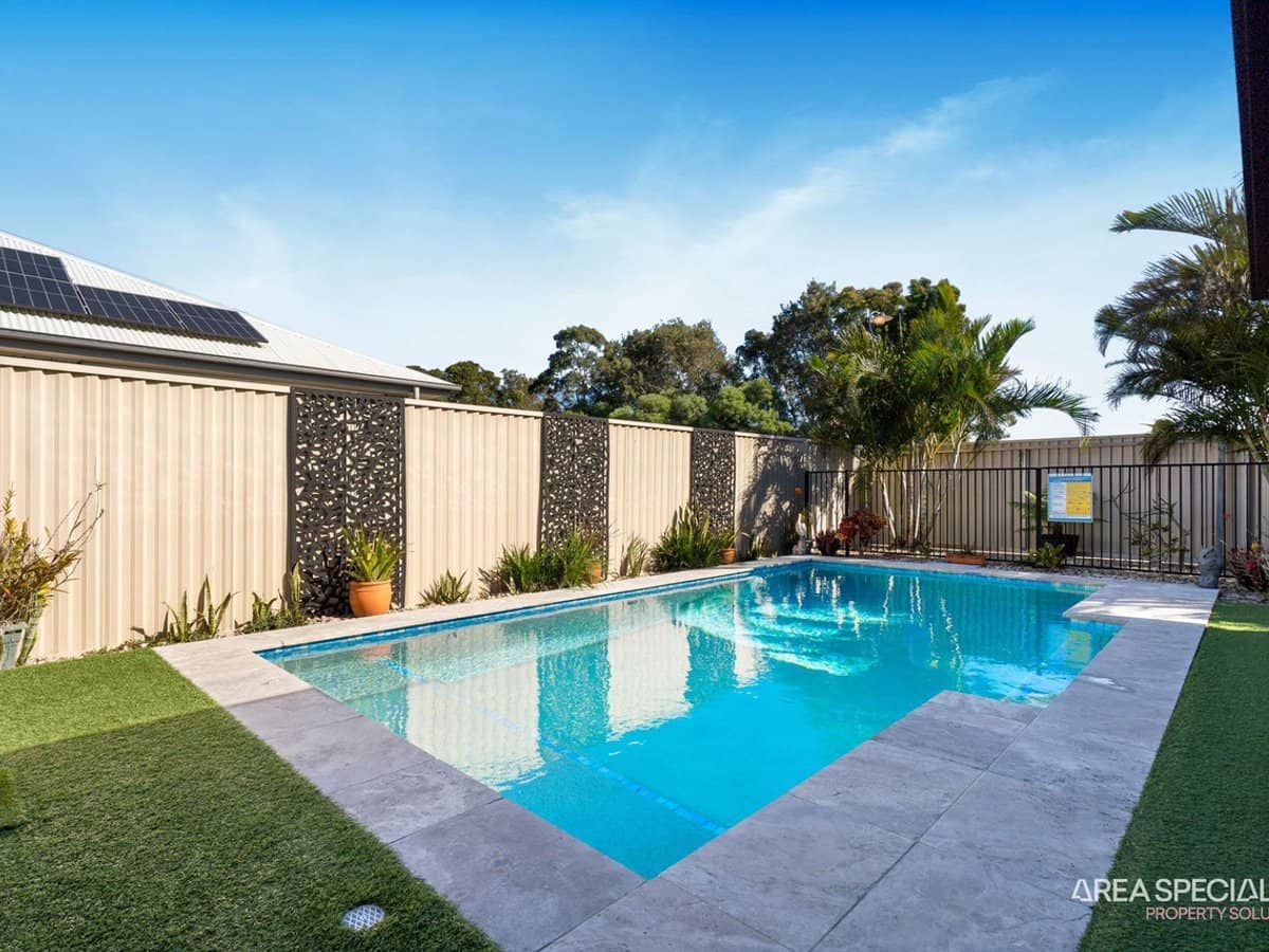 1 Henry Court, Jacobs Well - Thumbnail 5