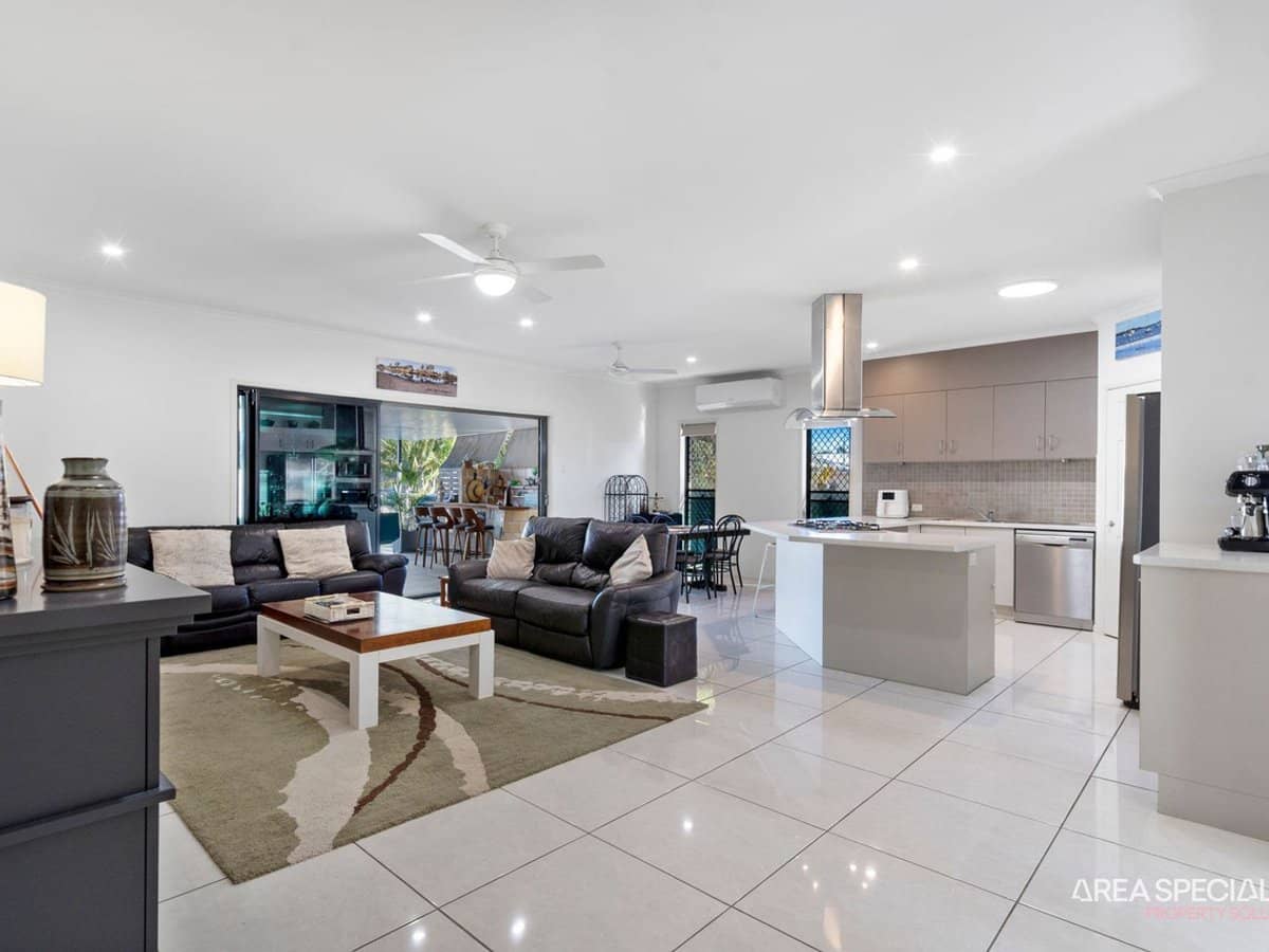 1 Henry Court, Jacobs Well - Thumbnail 10