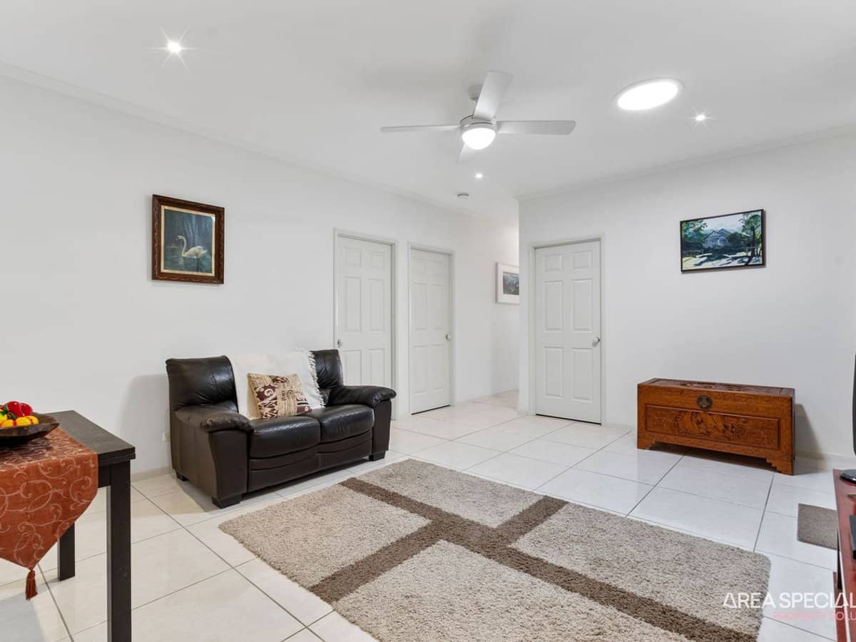 1 Henry Court, Jacobs Well - Thumbnail 20