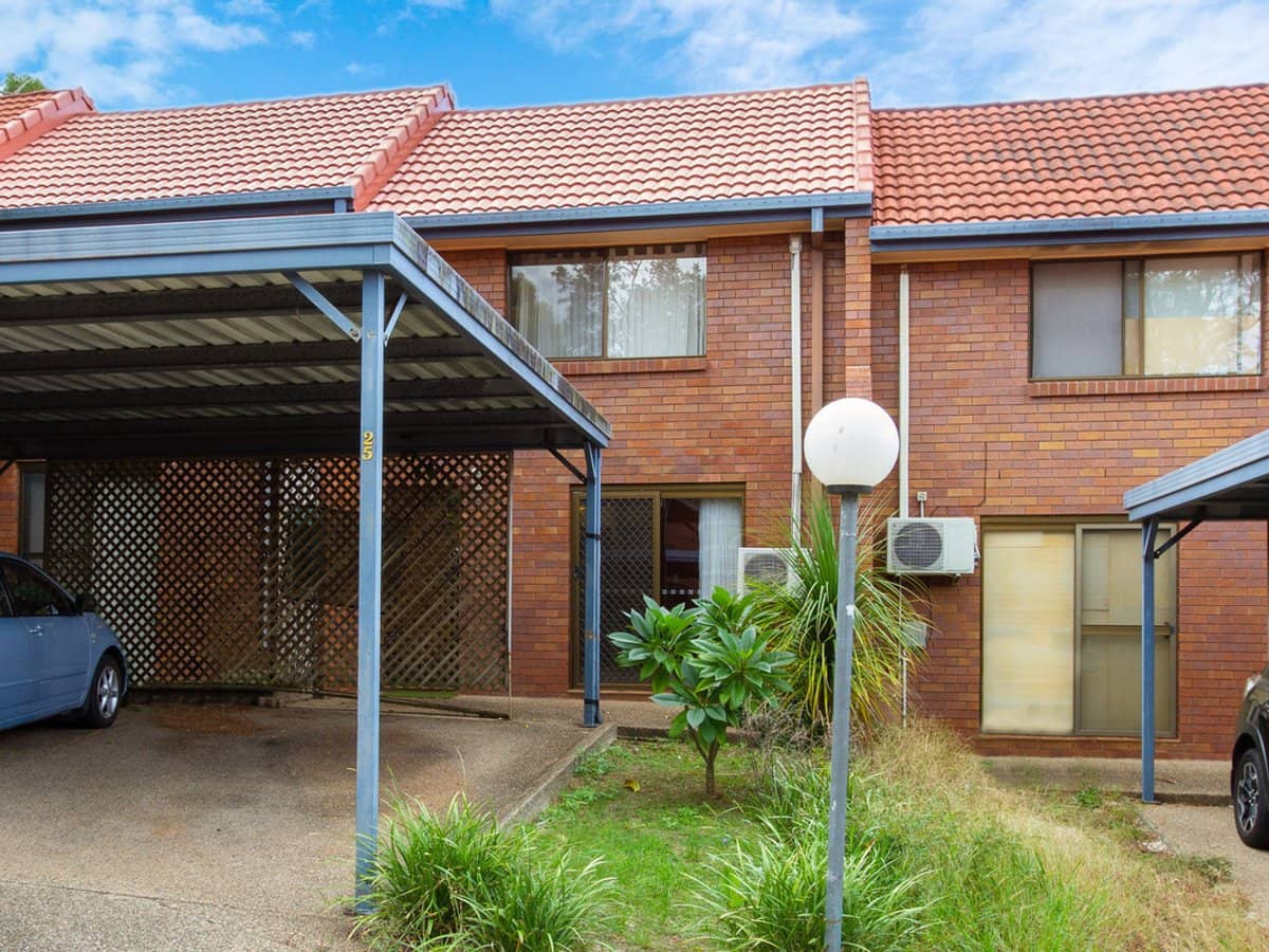 112 Queens Road, SLACKS CREEK - Thumbnail 1