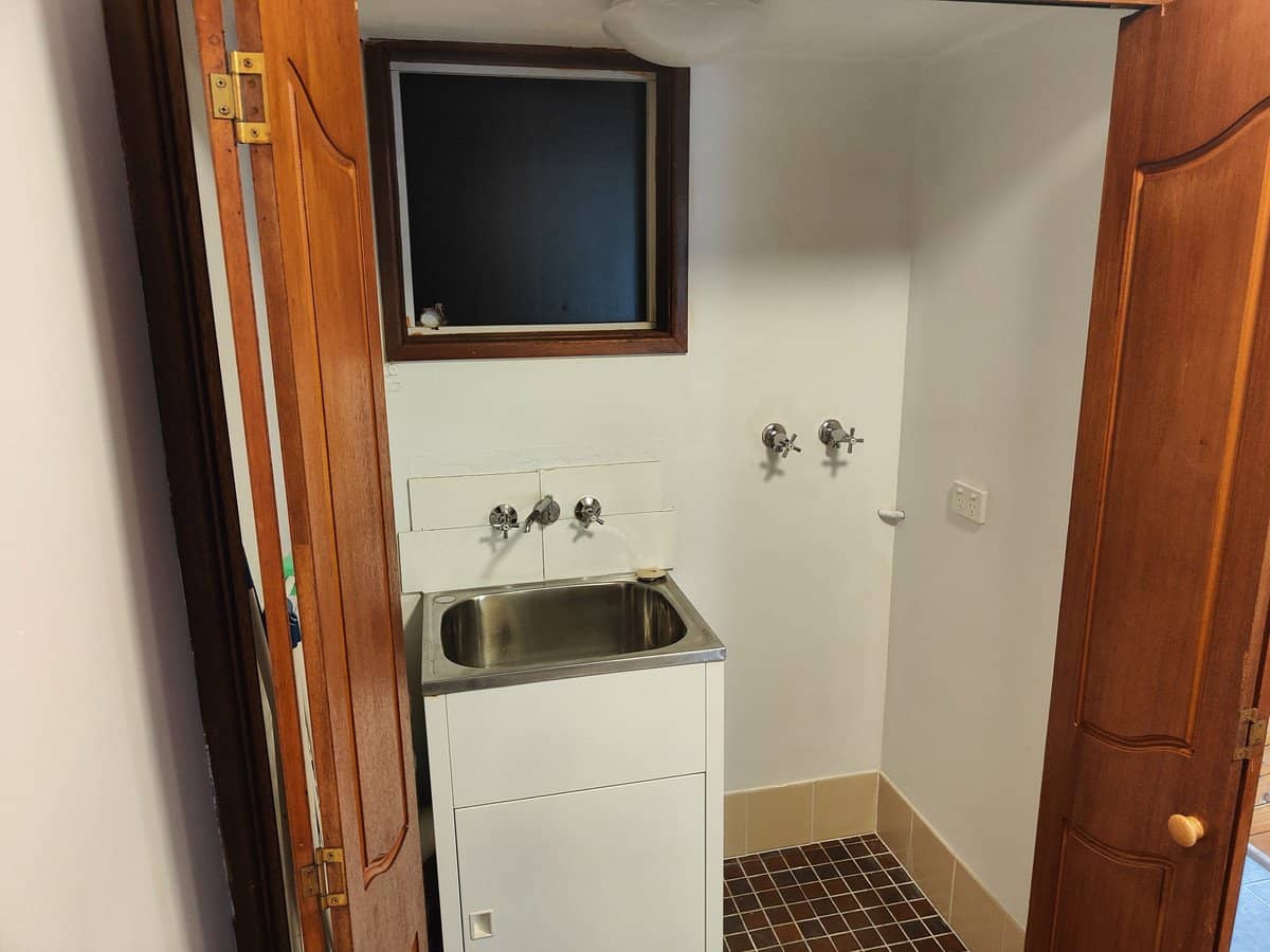 112 Queens Road, SLACKS CREEK - Thumbnail 4