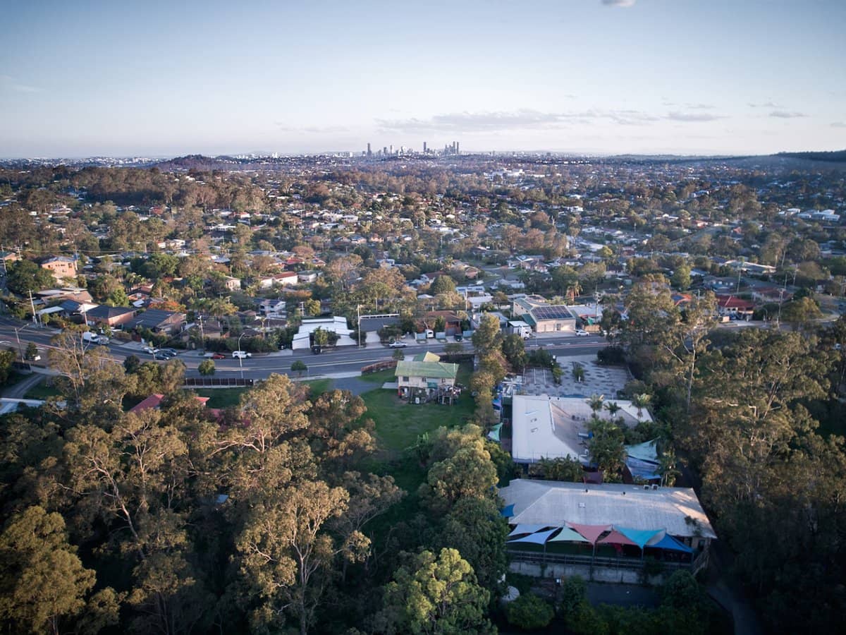 1033 South Pine Road, EVERTON HILLS - Thumbnail 2