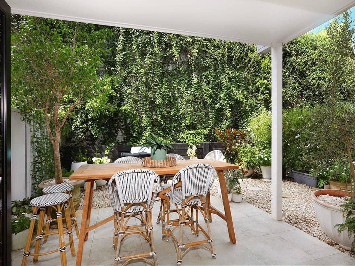 20/74-76 Hillview Parade, ASHMORE - Thumbnail 2