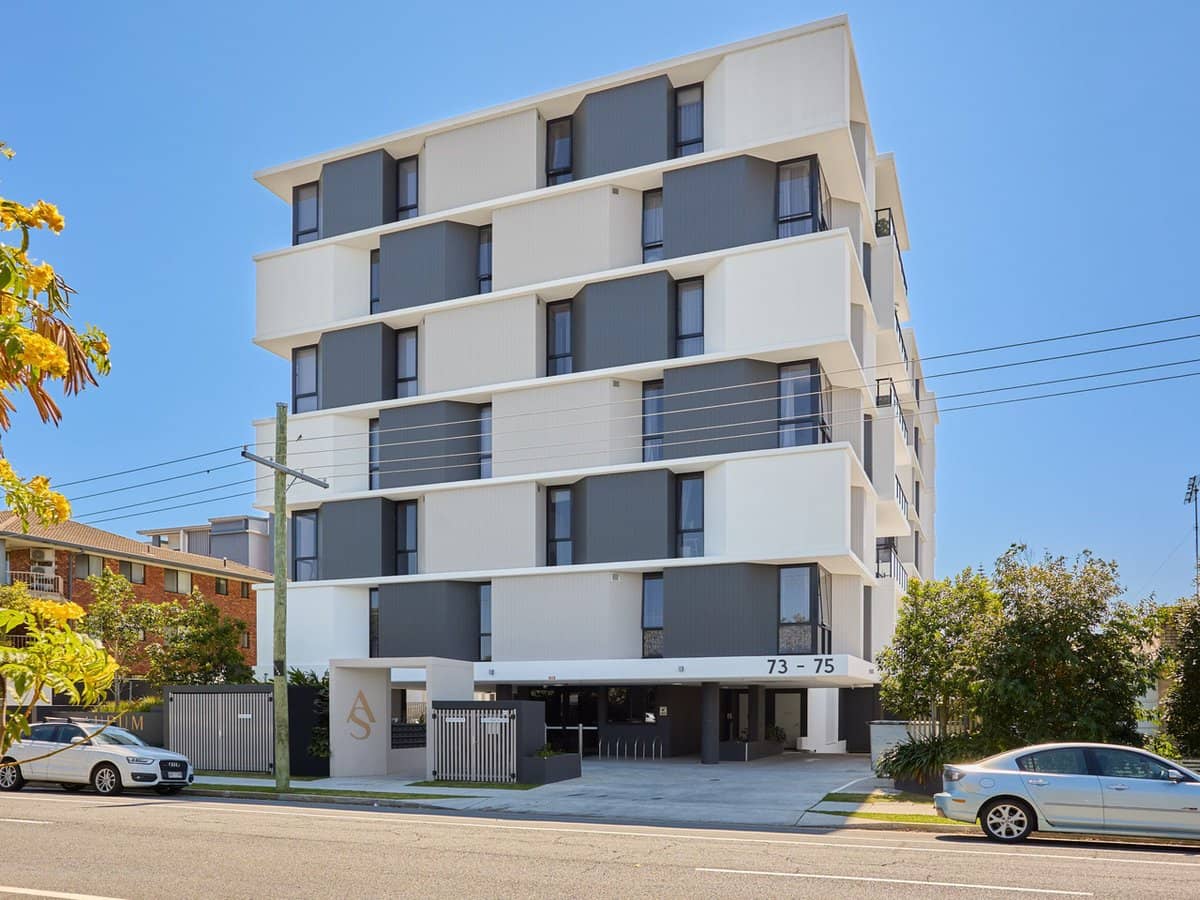 701/73-75 Golden Four Drive, BILINGA - Thumbnail 2